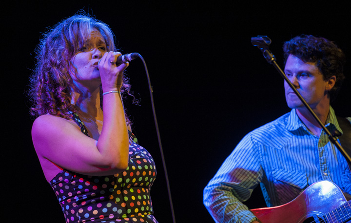 Kathryn Roberts & Sean Lakeman - Photocredit Mike Ainscoe